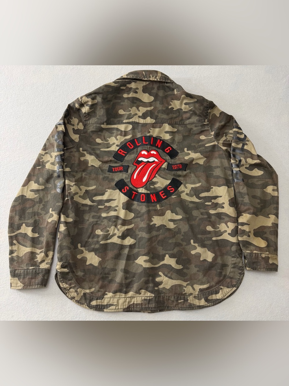 219/1193 Forever 21 x The Rolling Stones Camo Button-Up Military Shirt Jacket